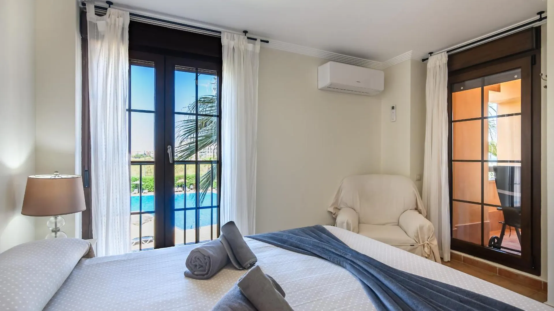 Los Albatros By H - Playa De Los Haraganes Hahb156P81 Isla Canela